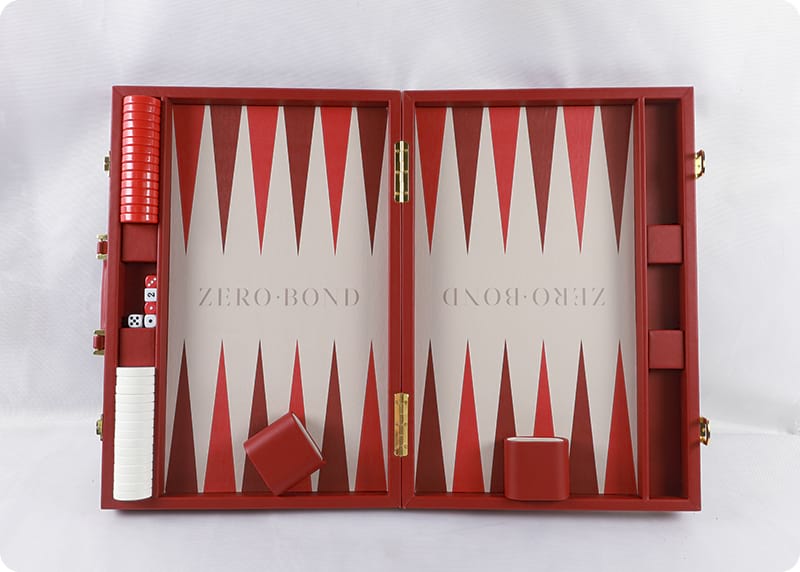 Nuevo juego de backgammon rojo de lujo.
